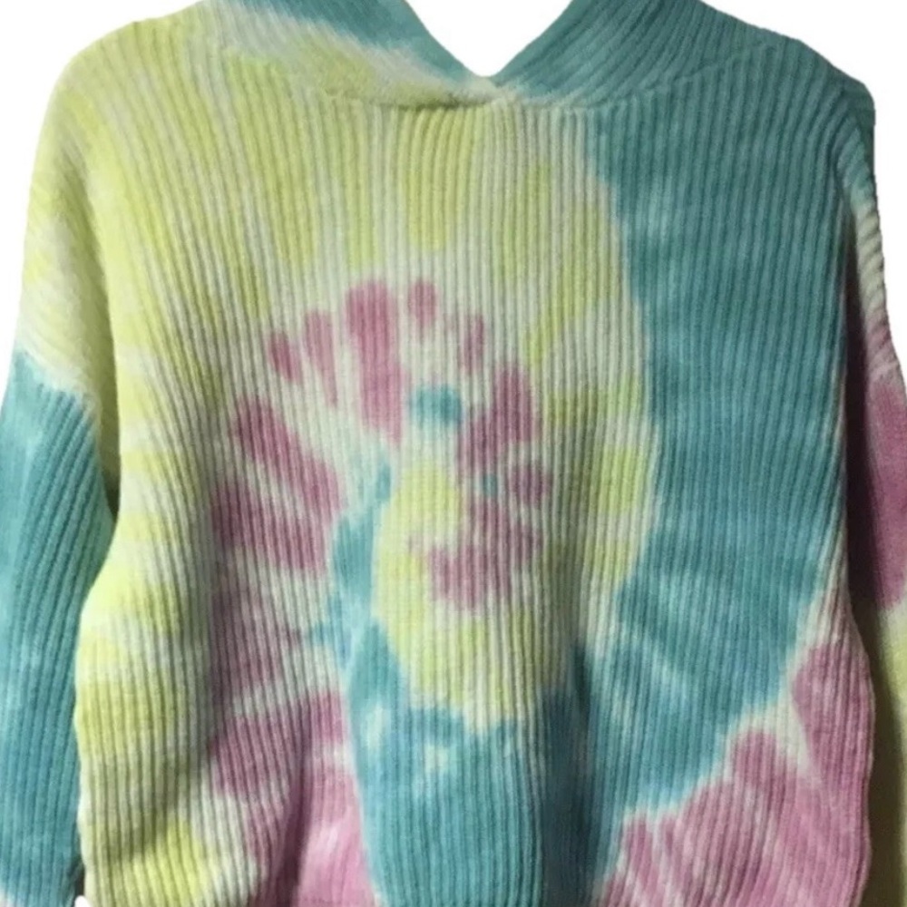 Women’s ~ Sweater ~ Hoodie ~ Made With Love ~ Medium  ~ Tie Dye ~ Cropped